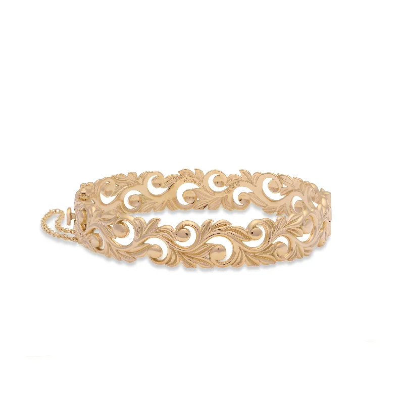 Living Heirloom Hinge Bracelet in Gold - 12mm